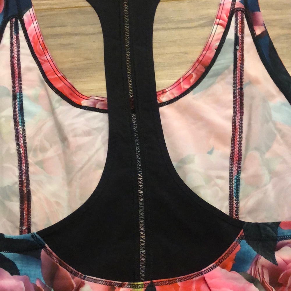 Lightened Up Singlet - Picture 4 of 5
